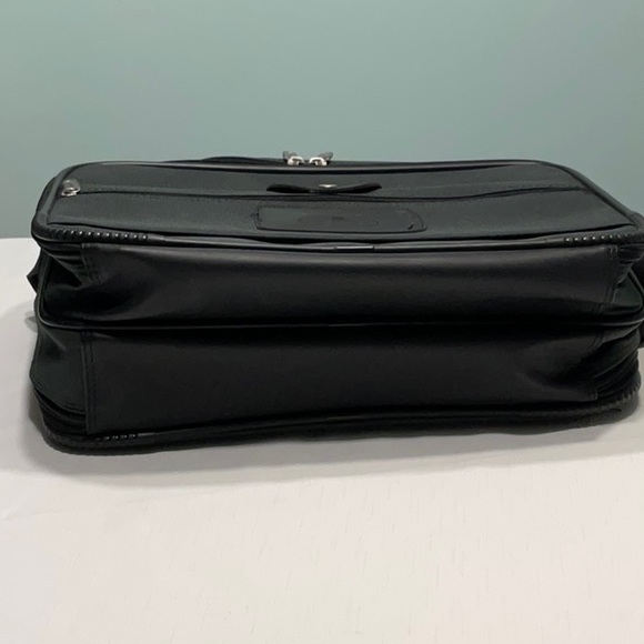 Samsonite Hunter Green Carry On Bag with Crossbody Strap - Picture 3 of 7